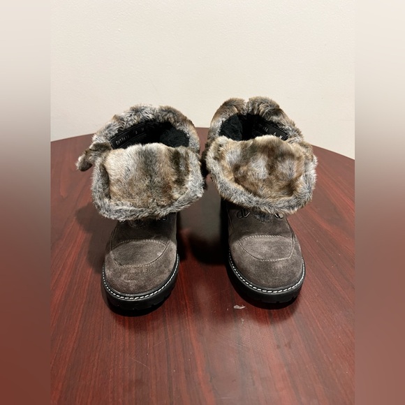 Stuart Weitzman Women’s Bobsled Faux Fur Suede Hiking Boots Fur Lined Size 6 - Picture 7 of 8